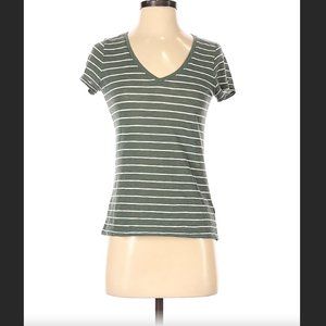 🙌 2/$55 Athleta Short Sleeve T-Shirt V Neck Striped Shirt Top Tee XXS $65.00